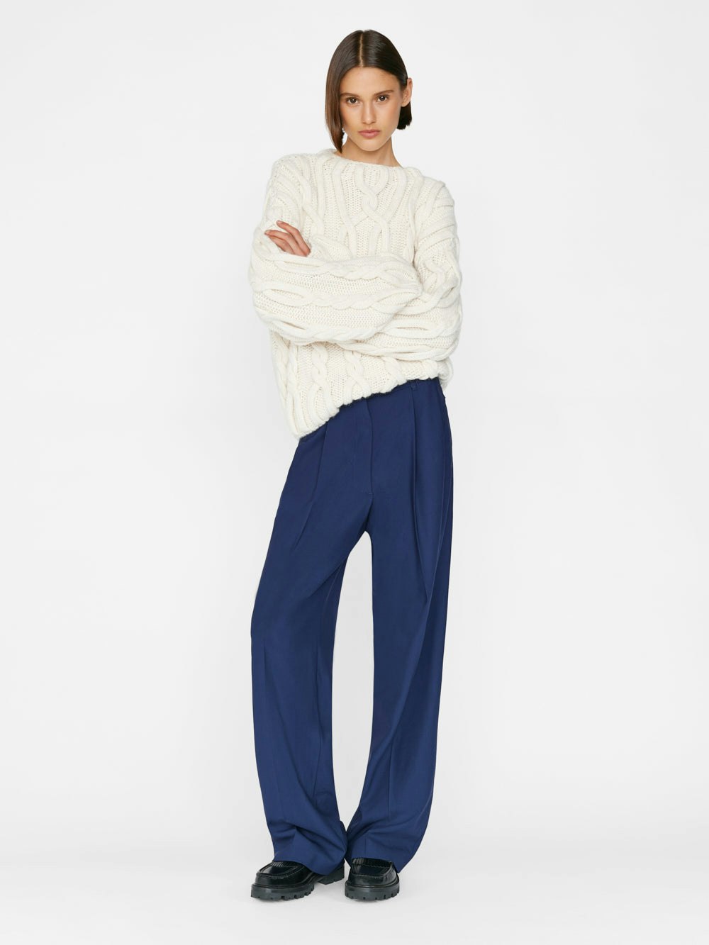 pants full body view alt:hover